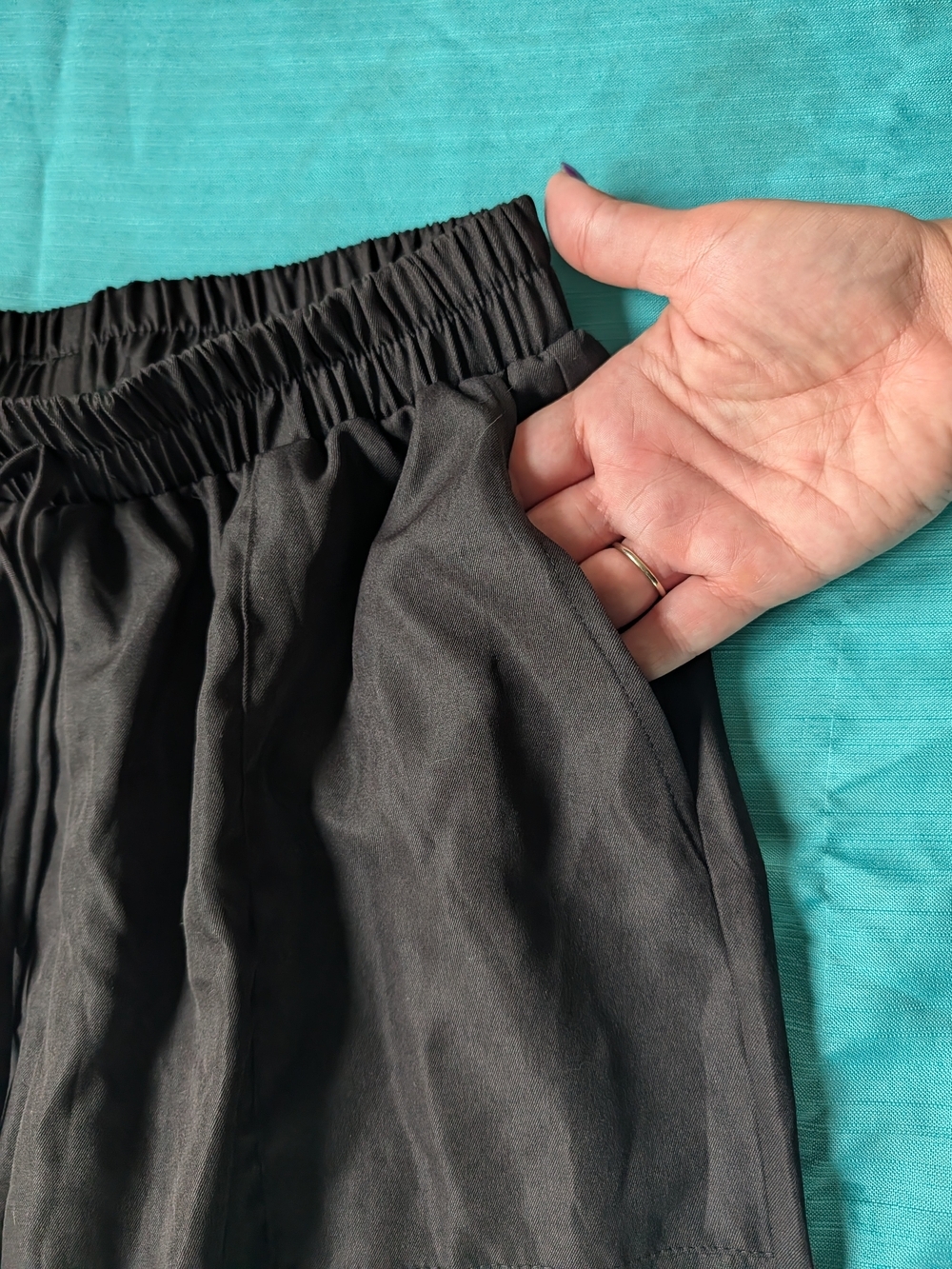 SHEIN Black Women's Cargo Ankle Pants - Picture 3 of 5